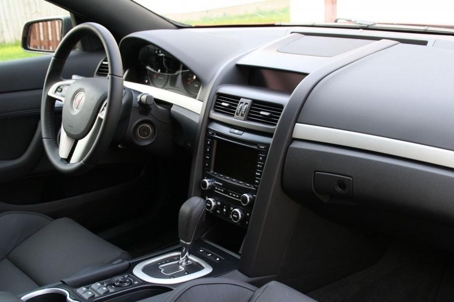  Pontiac G8 GT 2008 года  (фото 25 из 48)